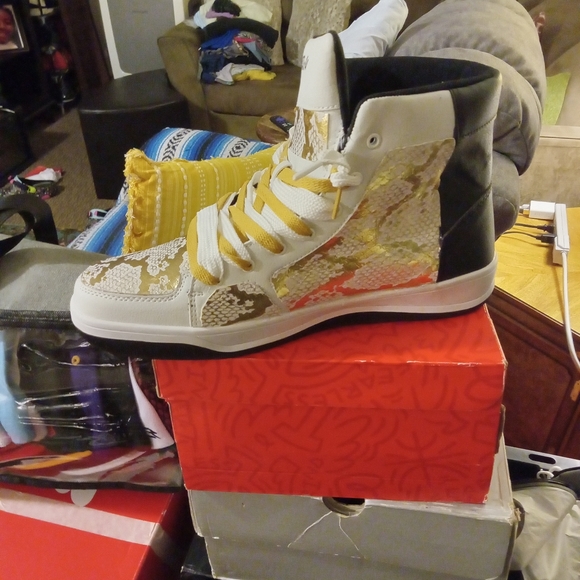 Designed William Rast sz 11 - Picture 4 of 5